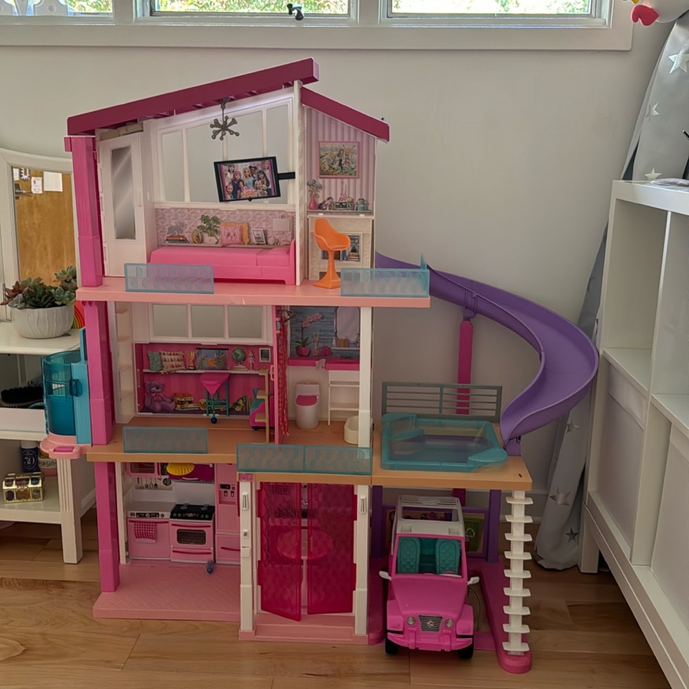 Barbie dream house in excellent condition.